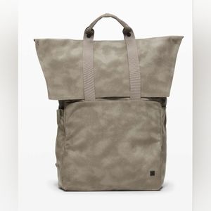 Lululemon Early Embark Backpack*22L in Color Stratospheric Carbon Dust Multi